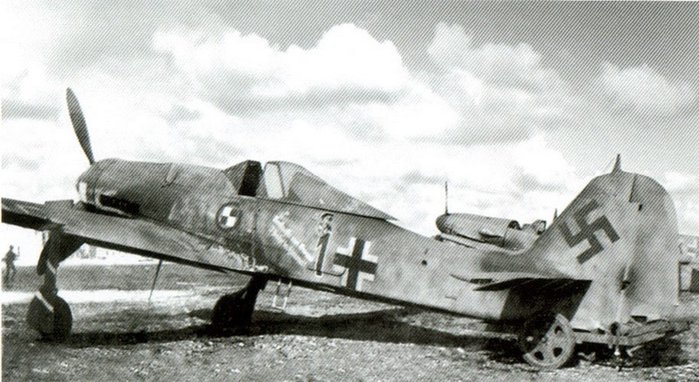 Fw 190 (1 rouge) du JV 44 (2).jpg
